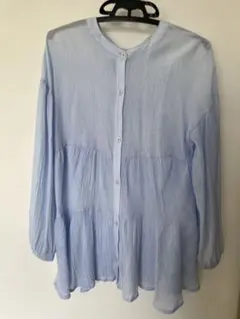 水色フリルデザイン長袖シャツ Mサイズ