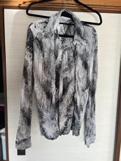 す*す様 FUGA 長袖シャツ サイズ44のサムネイル