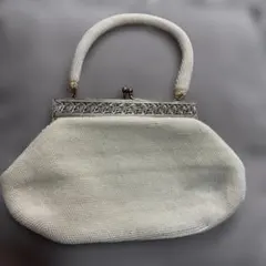 ホワイトビーズハンドバッグ