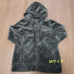 フリースパーカー