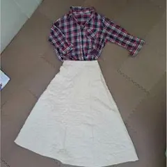 チェック柄シャツとフレアスカートセットアップ