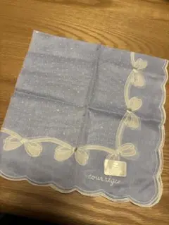 クレージュ　花柄ハンカチ 薄い青色