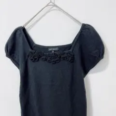 ミッシュマッシュ　黒　半袖　ニットトップス　スクエアネック　花モチーフ