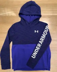 Under Armour 紫色 フード付きパーカー 140㎝