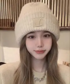 SHEIN アイボリー ワンポイント ニット帽子