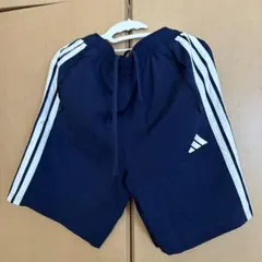 adidas ショートパンツ ネイビー Mサイズのサムネイル