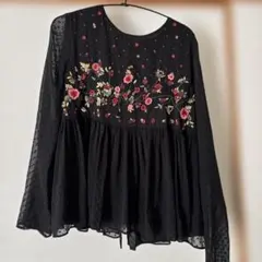 ZARA 刺繍トップス 花柄 Lサイズ