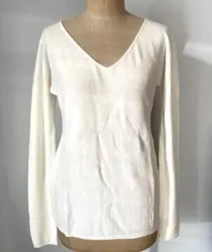 アズールバイマウジー　ホワイト Vネック 長袖ニット　M、 L