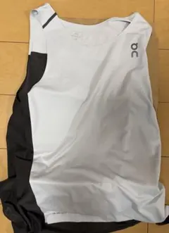 Onパフォーマンスタンク M ホワイト/ブラック　シングレット