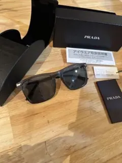 PRADA スクエア型サングラス クリア　ブルーのサムネイル