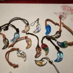 ハンドメイド勾玉型チャームセット 13個 （バラ売り可能）