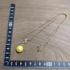 新品1349☆ 淡水真珠ゴールド色 大粒13.5mm 照り艶綺麗チェーン付き 