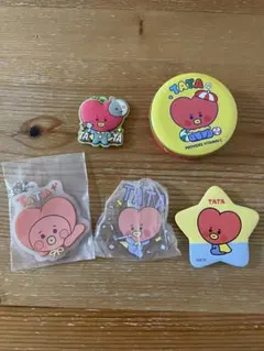 BT21 タタ　アクリルキーホルダー　缶バッジ　4個セット