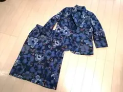 （大きいサイズ）スカートスーツ アンゴラ混　ブルー 花柄　膝丈スカート