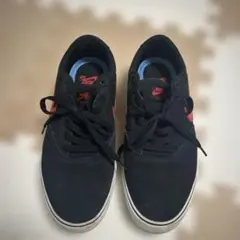 Nike 黒 赤 スニーカー