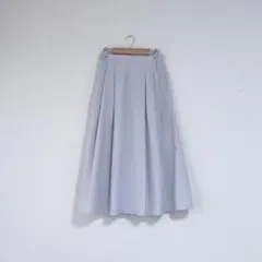 UNIQLO／ボリュームタックスカート／ライトグレー／Ｍ