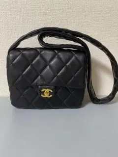 CHANEL ブラック ショルダーバッグ