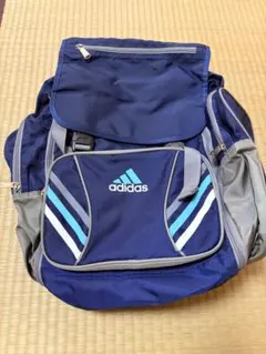 adidas ネイビーリュック 小学校高学年〜中学生のサムネイル