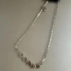 GUESS ネックレス ロゴチャーム ゴールドカラーのサムネイル