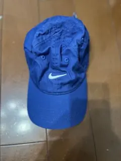 toddlerサイズNIKE キャップ ブルー 刺繍ロゴのサムネイル