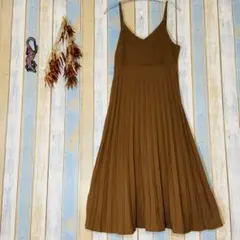 キャミワンピース ロング　Aライン　プリーツ　フレア　Vネック　L