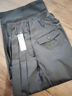 GU Beautiful people タックワイドパンツ