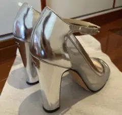 CHANEL ❣️メタリックシルバー ❣️パンプス ストラップハイヒールページ2のサムネイル