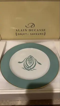 【新品】BERNARDAUD LIMOGES 大皿4枚（2種類の柄） 新品】BERNARDAUD LIMOGES 大皿4枚（2種類の柄） - メルカリ