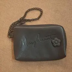 Mary Quant ブラックポーチ フラワーロゴ付きのサムネイル
