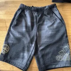 adidas ハーフパンツ120センチ