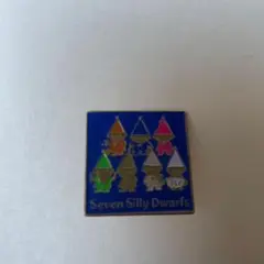 Seven Silly Dwarfs ピンバッジ　Sanrio
