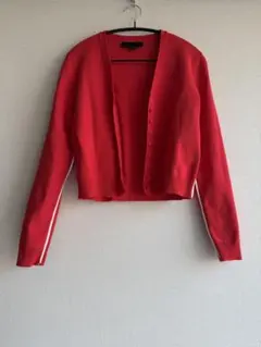 ZARA 赤いVネックボタン付きカーディガン