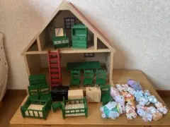 シルバニアファミリー　初期ハウス　人形16体　赤ちゃん　緑の家具　まとめ売り