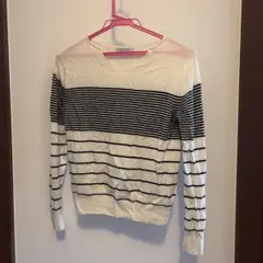 HUMAN WOMAN ボーダー Vネック 長袖ニット　薄手