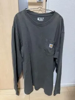 CarharttのロンT（ルーズフィット）