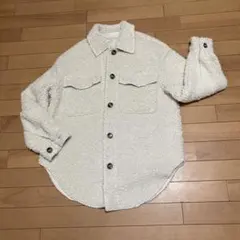 ホワイト ボアジャケット 2ポケット　(Bershuka)