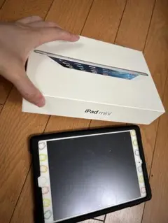iPad mini 16GB シルバー　メルセデスベンツのケース付き　Apple