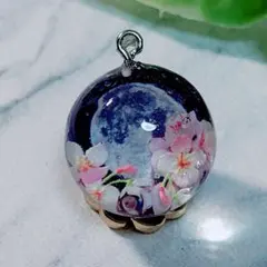918.夜空に満月と桜　ハンドメイドレジンアクセサリー