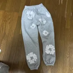 DENIM TEARS 花柄ジョガーパンツ グレー