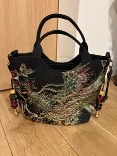 新品未使用品‼️本革レザーリュック エンボス加工 花 鳥 ブラック 