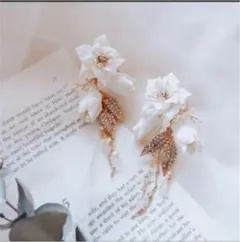 ※値下げ中※ブライダルイヤリング フラワー小枝イヤリング 人気大ぶり