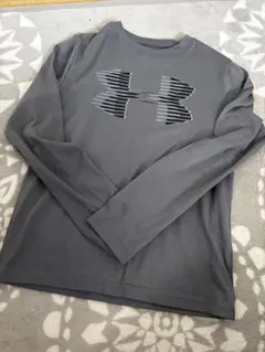 【子供服】　アンダーアーマー　男の子用トップス