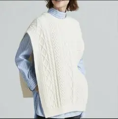 美品　MACPHEE　エアリーケーブル　クルーネックベスト　ホワイト　アルパカのサムネイル