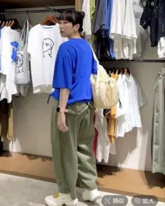 美品 niko and⋯フロントシャーリングフレアTシャツ ブルー M