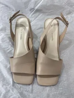 値下げオデットオディール　ベージュ レザー サンダル