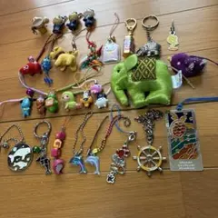 ストラップ大集合 キリン生茶のパンダ、メロンキューピー、たまごっち、イルカ等