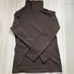 ほぼ未使用　無印　タートルネック　ブラウン