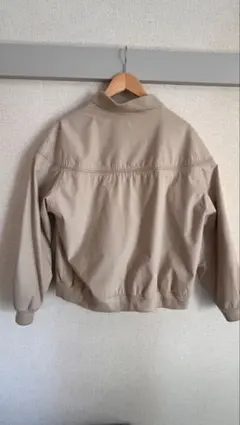 ベージュ ミリタリージャケット スタンドカラー