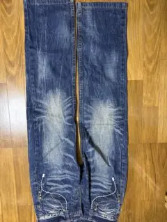 刺繍入りダークブルーデニムパンツ