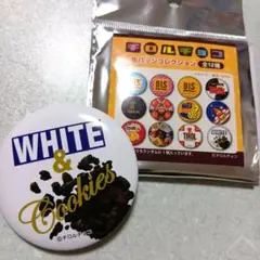チロルチョコ 缶バッジ ホワイト＆クッキーのサムネイル